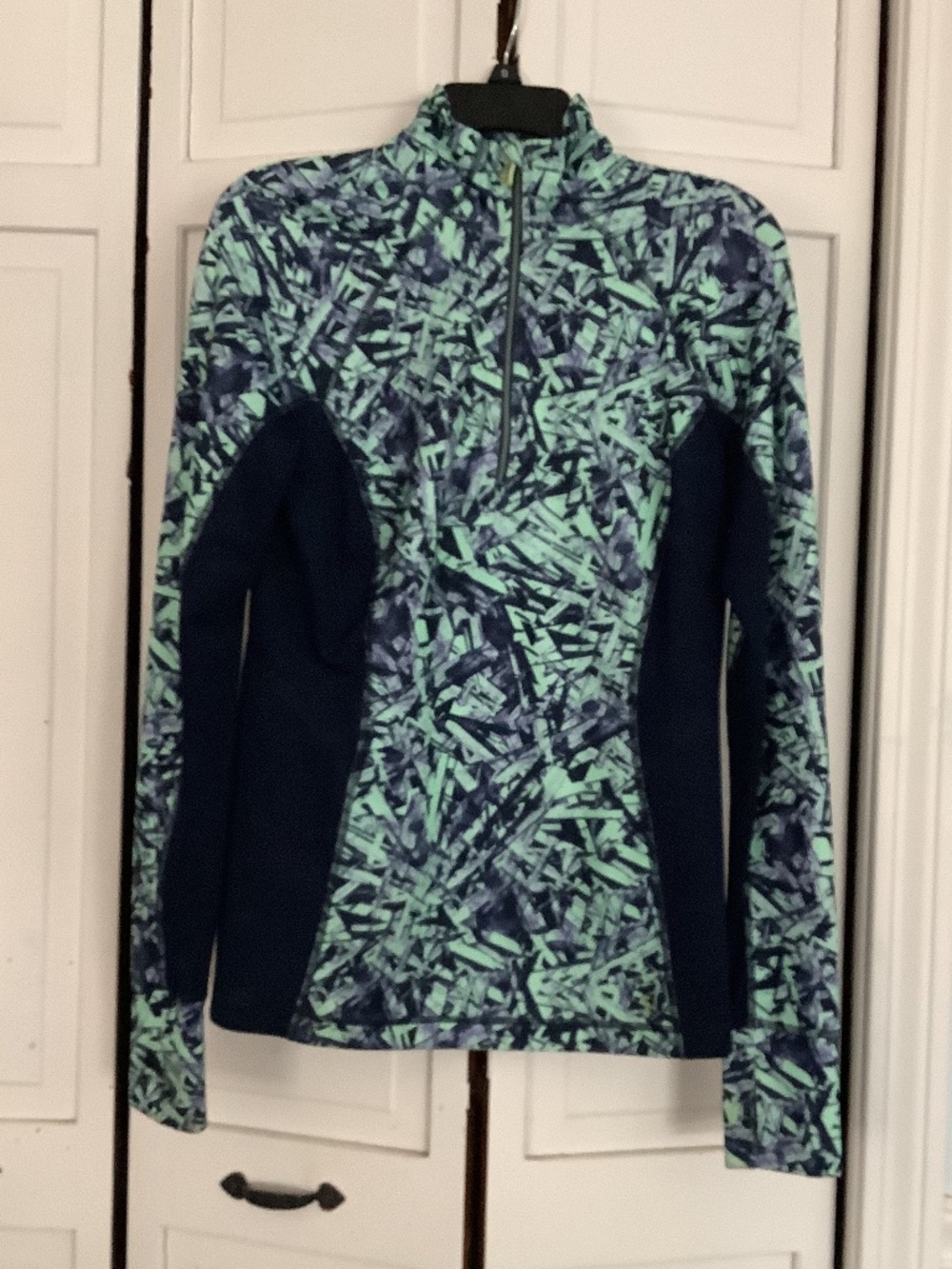 Tek Gear sporty jacket with 3/4 front zip, Size M